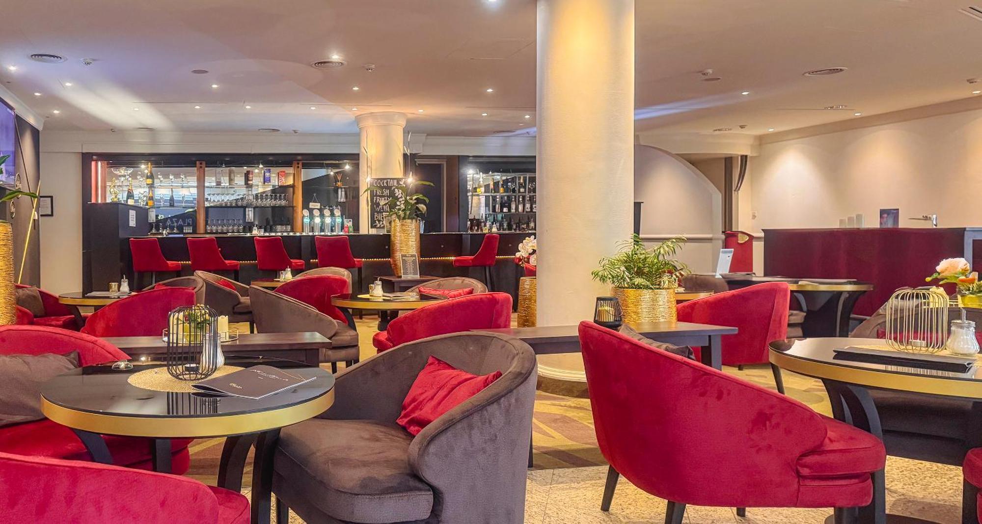 Plaza Premium 4* Wien